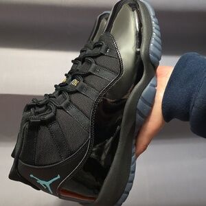 Brand New Ds Air Jordan Retro 11 Gamma Sneaker Size 9 Men's.